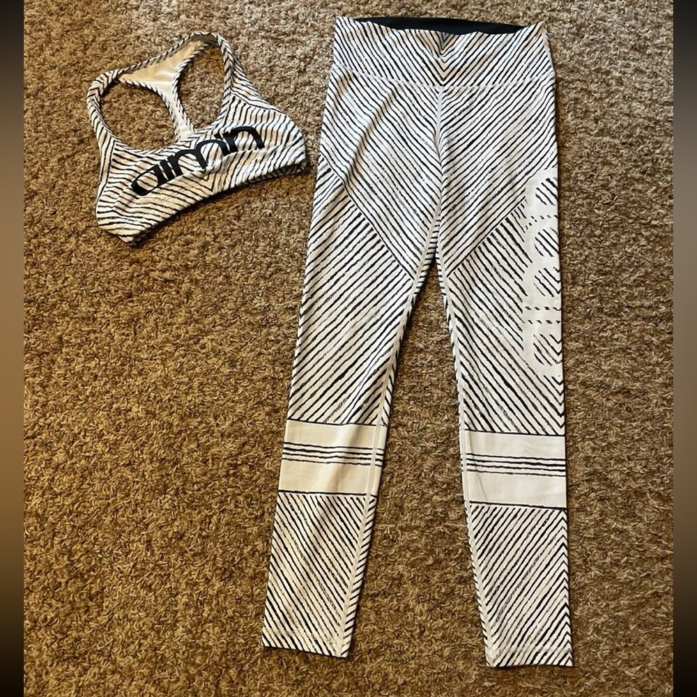 Black and White Striped Leggings